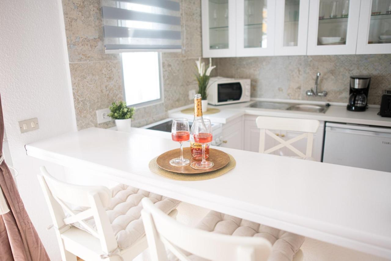 Adults Only Sunny Quiet Apartment In Center Of Las Americas Арона Экстерьер фото